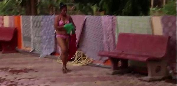  Hot Sexy Bikini Bhabhi Nude Bathing